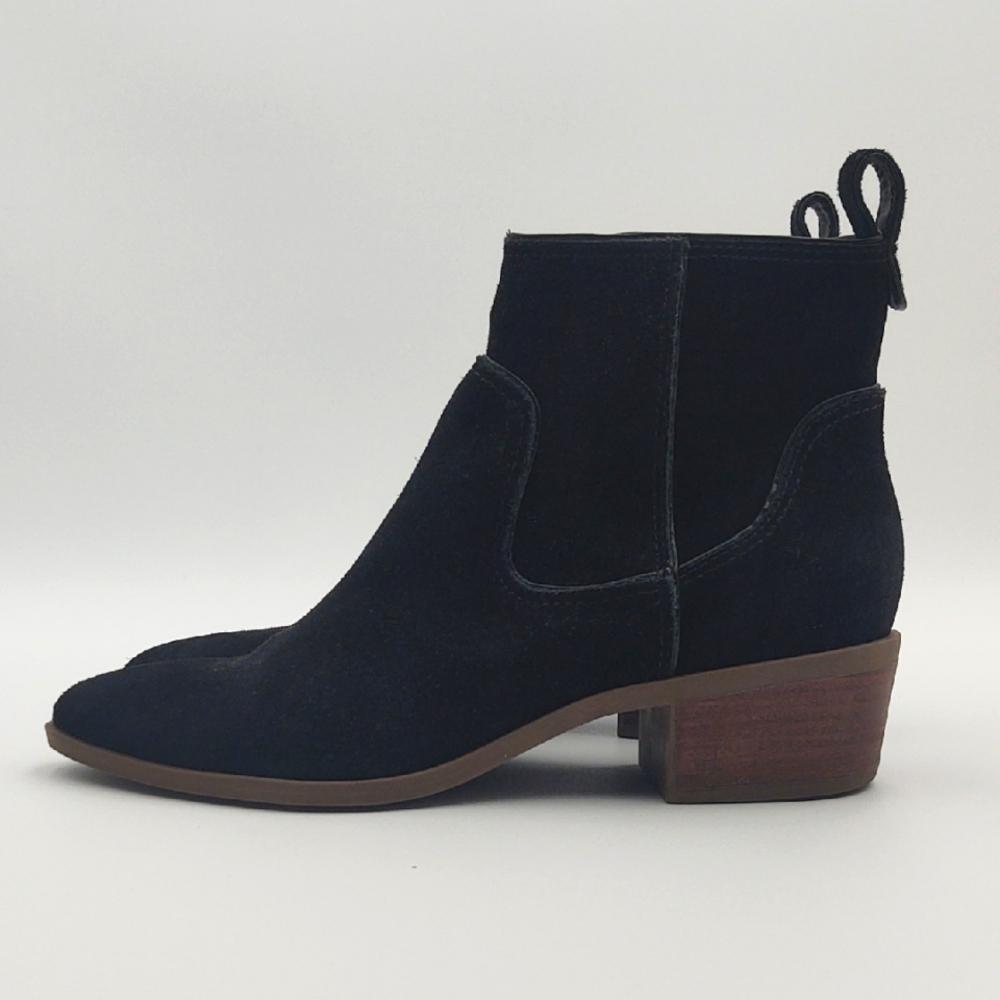 Dolce Vita Suede Ankle Boots Comfort Festival Closet Staple Neutral 7.5